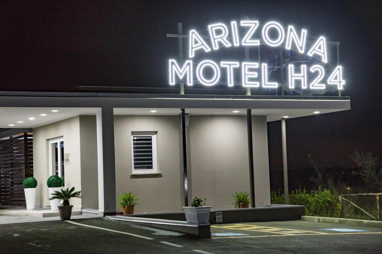 كاستيل فولتورنو Arizona Motel المظهر الخارجي الصورة